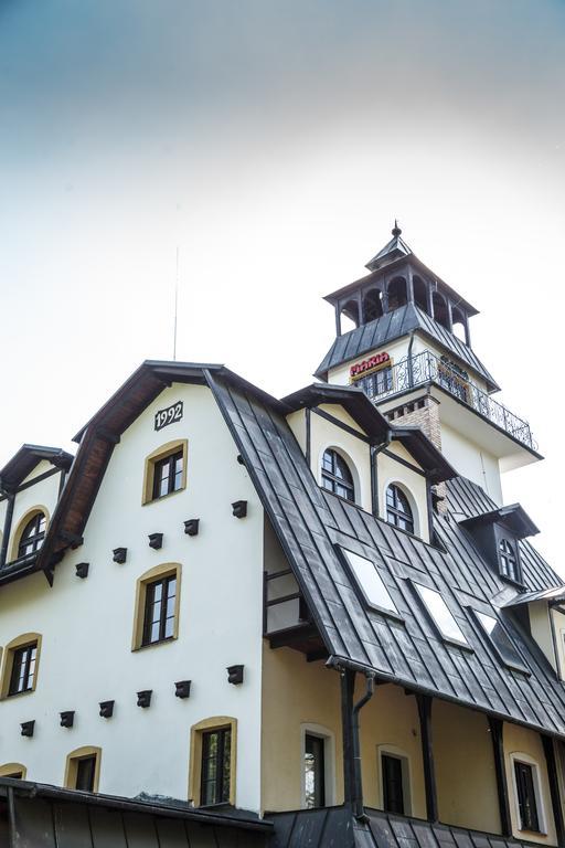 Hotel Maria Strzelin Exterior photo