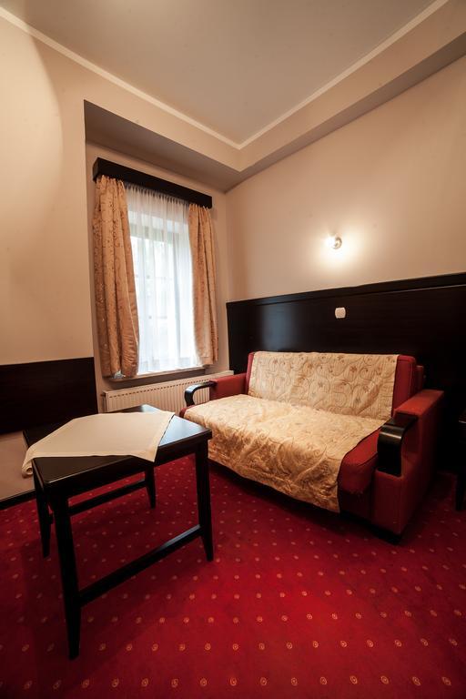 Hotel Maria Strzelin Exterior photo